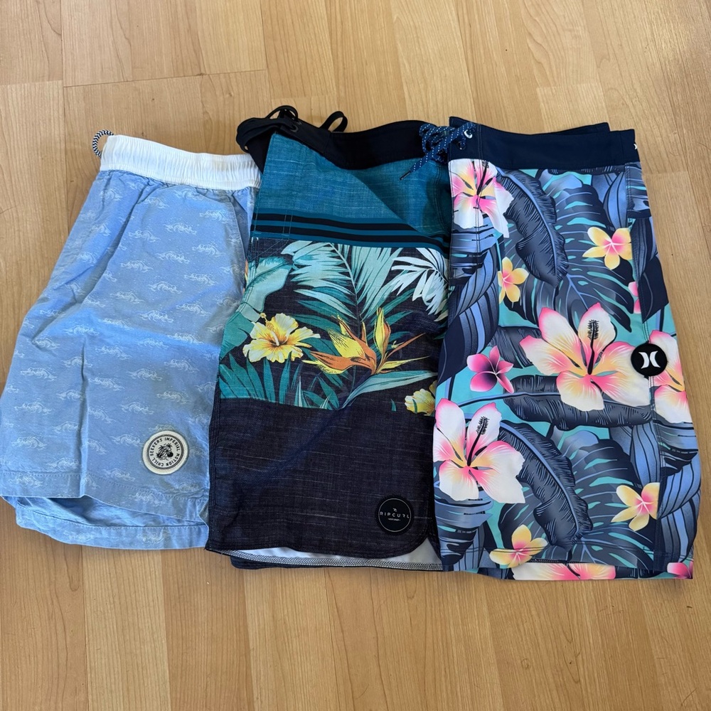 🌊Barley Worn 3-Pack Men’s Board Shorts🌴